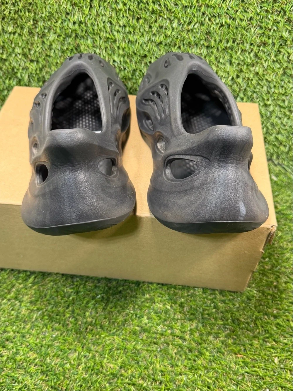 Adidas Yeezy Foam Runner Onyx Black HP8739 Size 7 Men With Box Foam RNR Clog